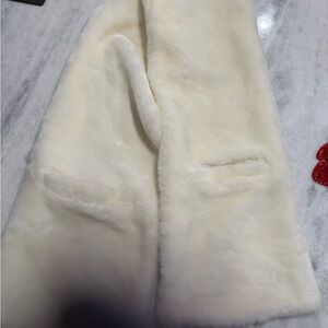 Valerie Stevens Elegant White Faux Fur